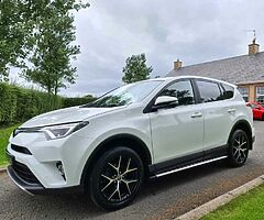 2017 Toyota RAV4 2.0 D-4D Icon, Nav, Camera - Image 5/10