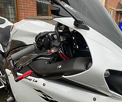 Yamaha R1 Big Bang - Image 10/10
