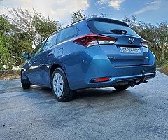 Low mileage Toyota Auris 1.4 D4D - Image 3/8