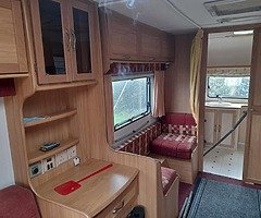 04/05 Avondale 5/6 Berth Caravan - Image 8/10