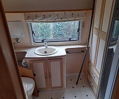 04/05 Avondale 5/6 Berth Caravan - Image 9/10