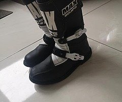 kids boots