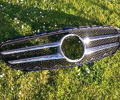 GENUINE MERCEDES C CLASS SPORT W205 S205 13-18 FRONT BUMPER GRILL