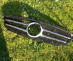GENUINE MERCEDES C CLASS SPORT W205 S205 13-18 FRONT BUMPER GRILL - Image 5/5