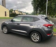 161 Hyundai Tucson 2.0 Diesel 4WD, Executive - Image 5/10