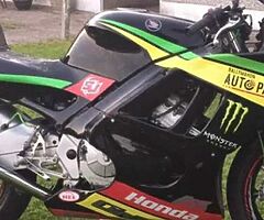 1997 Honda CBR - Image 3/3