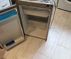Dometic 3way fridge motorhome caravan van conversion