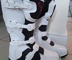 Motor cross boots