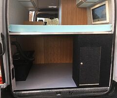 Campervan Nissan NV 400 - Image 5/8