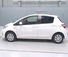 TOYOTA VITZ - Image 4/7