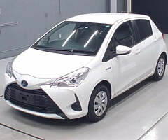 TOYOTA VITZ - Image 5/7