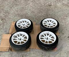 White Rota Torques