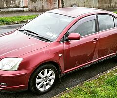 2005 TOYOTA AVENSIS