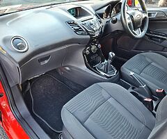 2014 Ford  Fiesta - Image 4/10