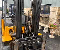 2002 Caterpillar Forklift