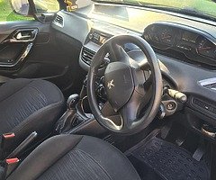 Peugeot 208 - Image 5/6