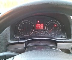 VW JETTA 1.6 PETROL 2007 - Image 7/10