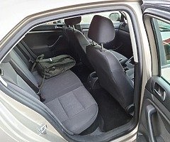 VW JETTA 1.6 PETROL 2007 - Image 9/10