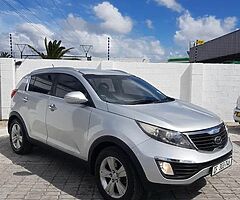 Cars and bakkies - Image 7/10