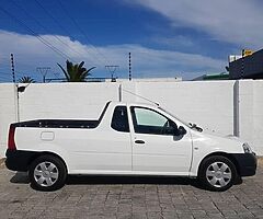 Cars and bakkies - Image 10/10
