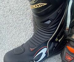 Richa tracer motorcycle boots