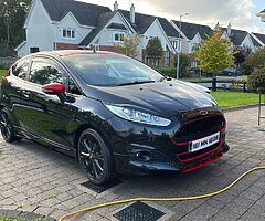 2016 Ford Ecoboost Black edition 140bhp - Image 4/4