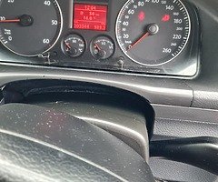 Volkswagen touran - Image 8/10