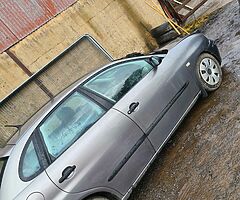 Golf mk5  swat ibiza  and vauxhall  van for parts r repair