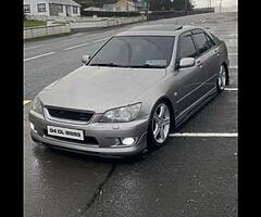 Lexus is200