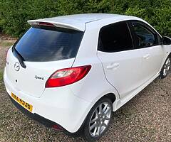 2011 Mazda Mazda 2 - Image 4/8