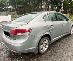 2010 Toyota avensis FOR BREAKING 2.0 DIESEL