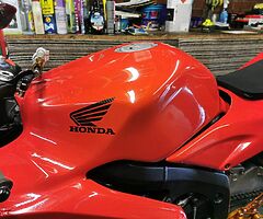 2004 Honda CBR - Image 6/10