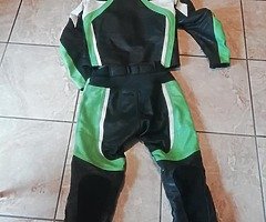 Motorcycle gear - Image 9/10