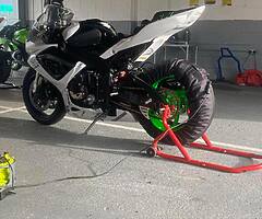 GSX-R 750 track bike