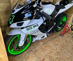 GSX-R 750 track bike - Image 4/4