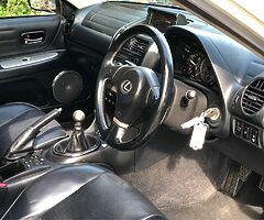 2005 Lexus  Is200 - Image 5/6