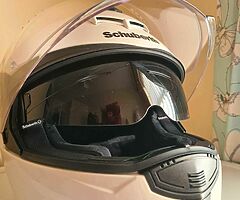 Schuberth S2 Motorcycle Helmet - Image 8/8