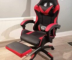 High quality Brand new gaming chair with footrest
National shipping €15 - Image 6/10