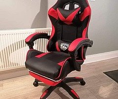 High quality Brand new gaming chair with footrest
National shipping €15 - Image 7/10