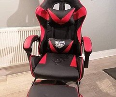 High quality Brand new gaming chair with footrest
National shipping €15 - Image 8/10