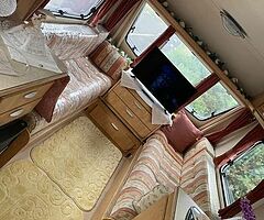 Caravelar hermitage 2006 - Image 4/6