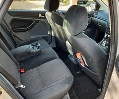 2008 ford focus ghia 1.6 petrol saloon - Image 8/10