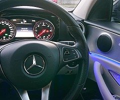 182 Mercedes E 220d - Image 4/8