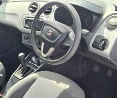 Seat Ibiza 2010 1.4 diesel, low mileage - Image 5/8