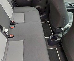 Toyota Yaris hybrid 1.5l - Image 4/8