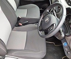 Toyota Yaris hybrid 1.5l - Image 8/8