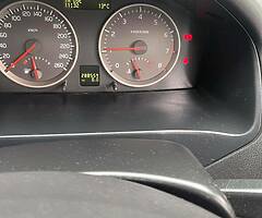 Volvo S40 - Image 9/10