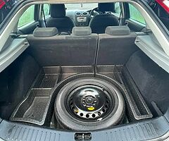 Ford Focus automatic - Image 8/10