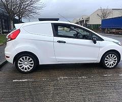 (142) Ford Fiesta Carvan