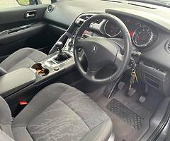 Peugeot 3008 1.6 diesel 6 Speed manual - Image 4/6